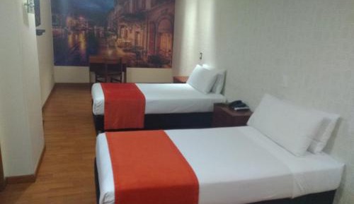 Standard Twin Room