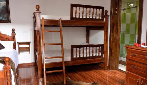 Deluxe Family Room