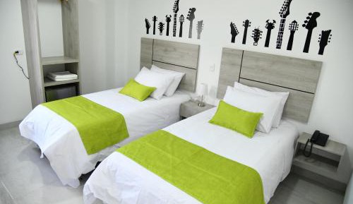 Deluxe Queen Room