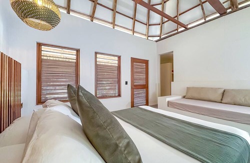 Palomino Hotel | Huku Beach Hostel Hostel Palomino
