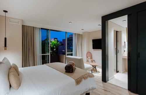 Las Lomas I Hotel | 1616 HOTEL
