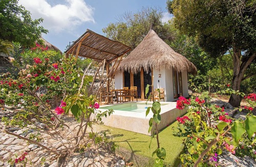 Tierra Bomba Island Hostel | AMALIFE Beach Club & Hotel