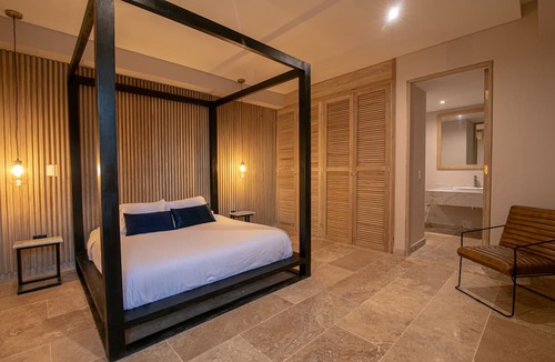 Cartagena Walled City Villa | Luxury 7 Bedroom Villa with large pool & rooftop