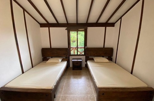 Alegrias Hotel | la milagrosa