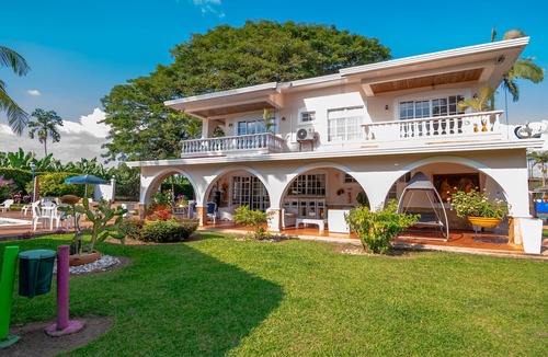 La Tebaida Ski Chalet | Chalet Villa Puebla