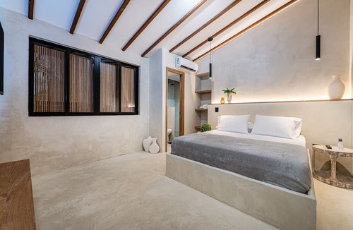 La Florida House | Provenza Luxury Residence by HOUSY HOST