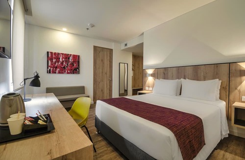 Fontibon Hotel | Hotel Distrito ZF By OxoHotel