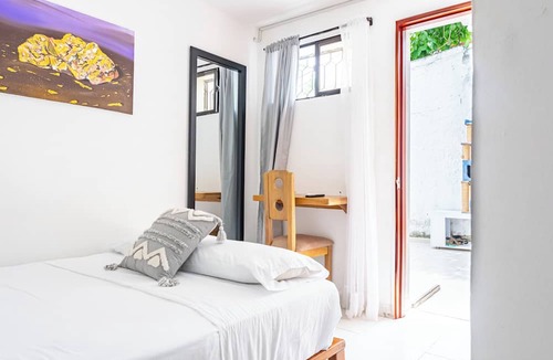 Urbanizacion Eliana Hostel | Oresca Hostel