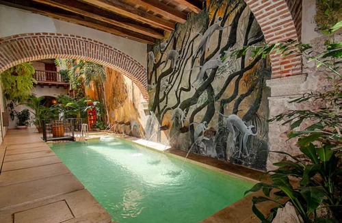 Centro Cabin | Hcf-f Boutique Hotel Room In The Historic Center With Pool And Wifi