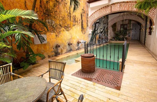 Centro Cabin | Hcf-f Boutique Hotel Room In The Historic Center With Pool And Wifi