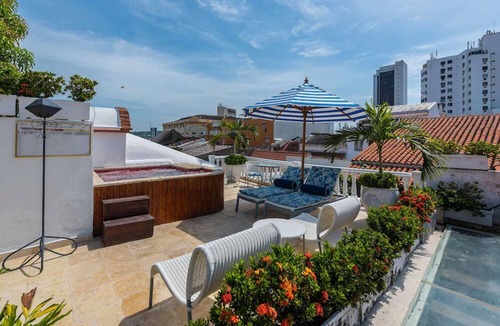 Cartagena Walled City Cabin | Hb-kjf Boutique Hotel Room With Jacuzzi Air Conditioning And Wifi