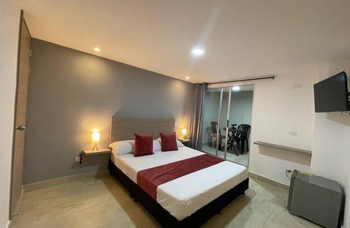 La Aguacatala Hotel | Hotel 12 Nights