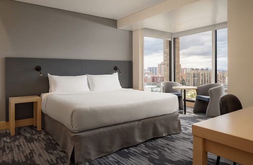 Bogota Hotel | Fairfield by Marriott Bogota Embajada