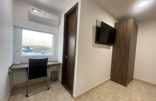La Esmeralda Hotel | Hotel Real Elim International