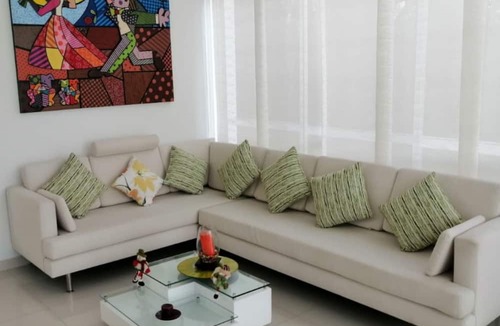 Girardot House | Casa Quinta Privada en Lagos del Peñón