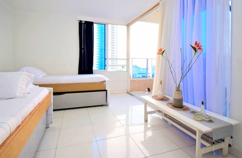 El Laguito Apartment | Apartamento Azul Marino - Piso 18