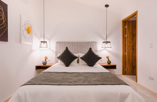 Granada Apartment | C A L Suites