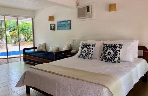 Punta Sur House | Oceanfront 4 Bedroom House with Swimming Pool