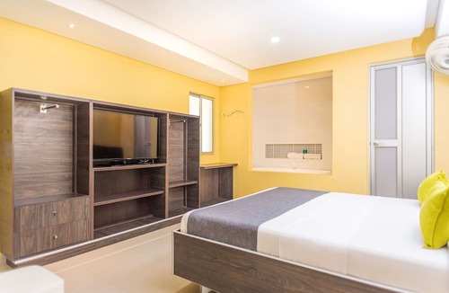 Metropolitana Hotel | Hotel 56 Avenue Plaza