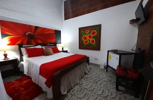 Alcala House | Finca Hotel Villaluzandi