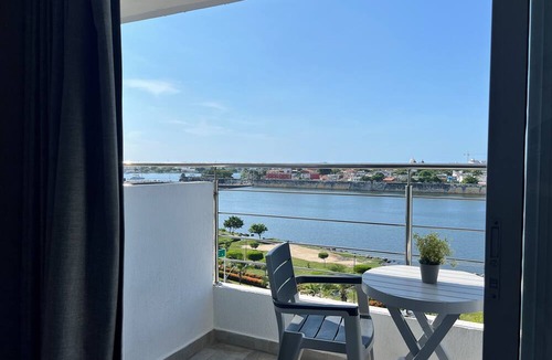 Manga Hotel | Bahia 79 Apartasuites Cerca al Centro