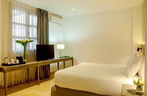 Granada Hotel | NH Boulevard Del Río Cali