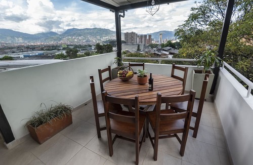 El Poblado Hotel | Poblado Guest House