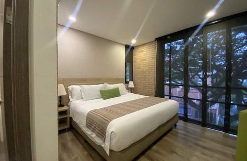 Las Lomas I Hotel | EcoHub Hotel Medellin