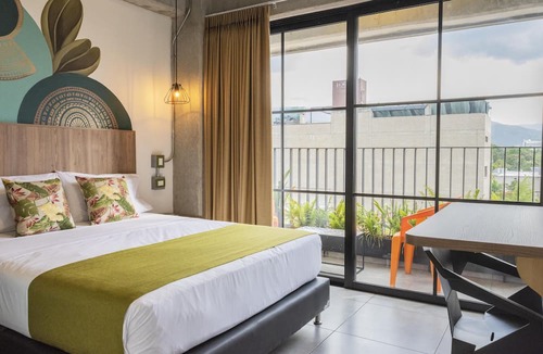El Poblado Hostel | Los Patios Hostel