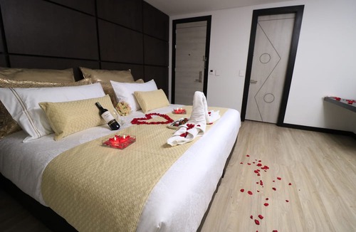 Quinta Paredes Hotel | Hotel American Visa Tower