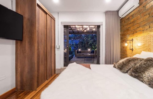 Zona Rosa Villa | Casa Madera Parque Lleras With Private Jacuzzi