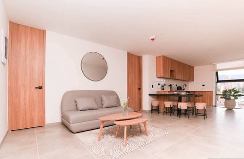 San Diego Apartment | Metropolitan Living - 1615