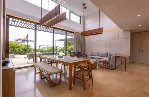 Porto Nao Villa | Coastal Villa w Dock Access Pools