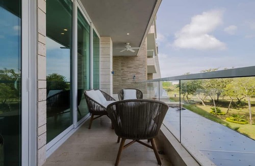 Porto Nao Apartment | 2br 5 Guests Private Balcony and Shared Pool