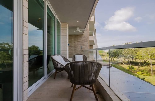 Porto Nao Apartment | 2br 5 Guests Private Balcony and Shared Pool