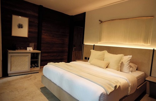Andean Natural Region Hotel | Isla Clara Hotel