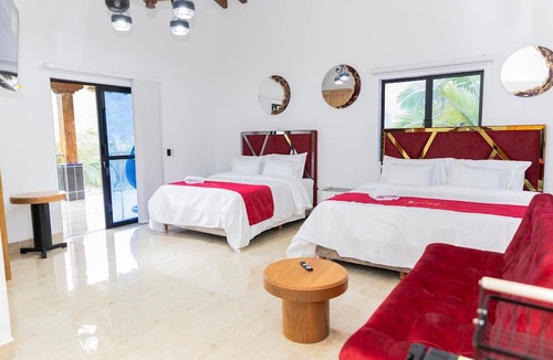 El Penol Hotel | Ecohotel Dubai Del Oriente