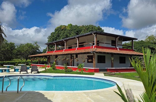 Puerto Triunfo Cabin | Reserva Natural Plumavera
