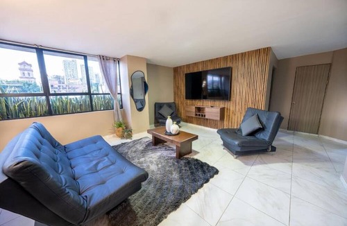 Zona Rosa Apartment | 3BR w Arcade 1 Block from Lleras Park
