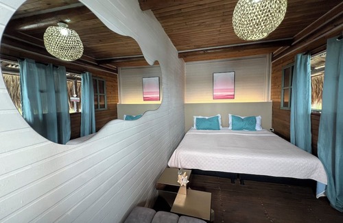 Isla Tintipan Hotel | El Arca