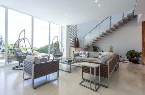 Porto Nao Villa | Tropical Villa w Pool Dock Access