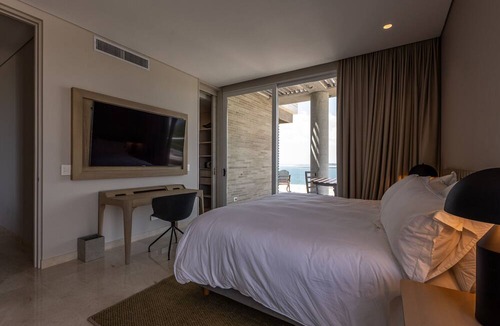 Porto Nao Apartment | Oceanview 3BR Condo w spa gym