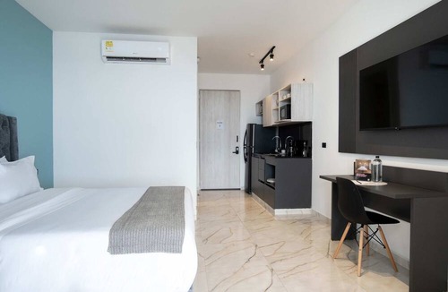 Cartagena Walled City Apartment | w Magical 1BR w Ocean View Near C Amurallada