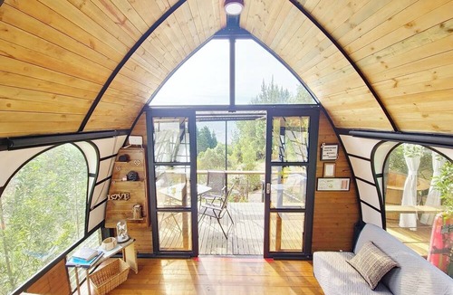 Guarne Cottage | Lakeside Glamping With View, Fire Pit & Hammock