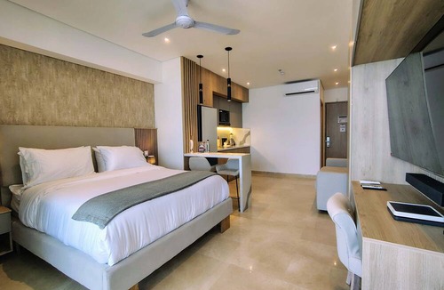 Urbanizacion Eliana Apartment | w Luxurious Loft w Balcony in Crespo
