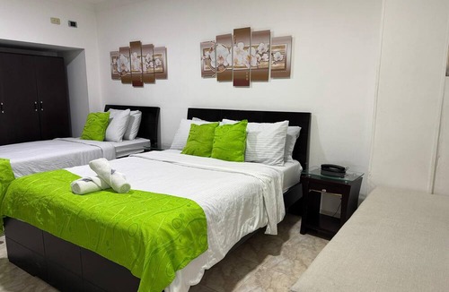 Barrios Unidos Hotel | HOTEL FENIX REAL