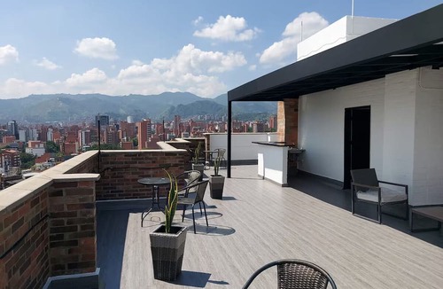Laureles - Estadio Apartment | Penthouse Rooftop Gem in the Laureles