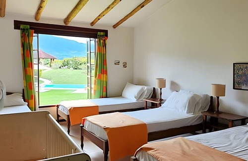 Villeta House | Casa rodeada de naturaleza en Villeta