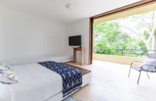 Anapoima House | Yeguas Y64 by Wynwood House