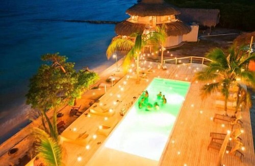 Isla Tintipan Hotel | Quinta del Mar Crystal Beach